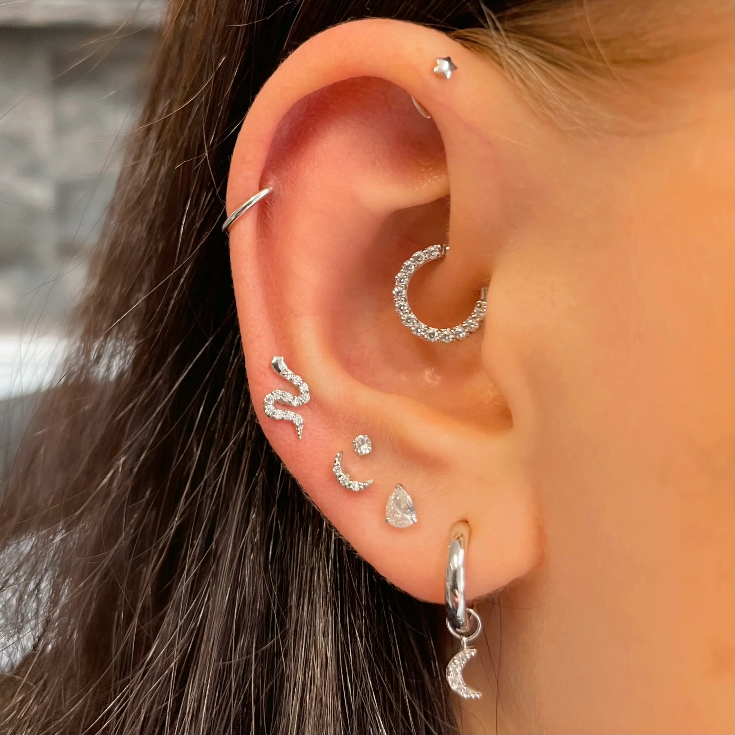 14k solid white gold sparkly snake flat back labret stud earring 8mm - Image 5