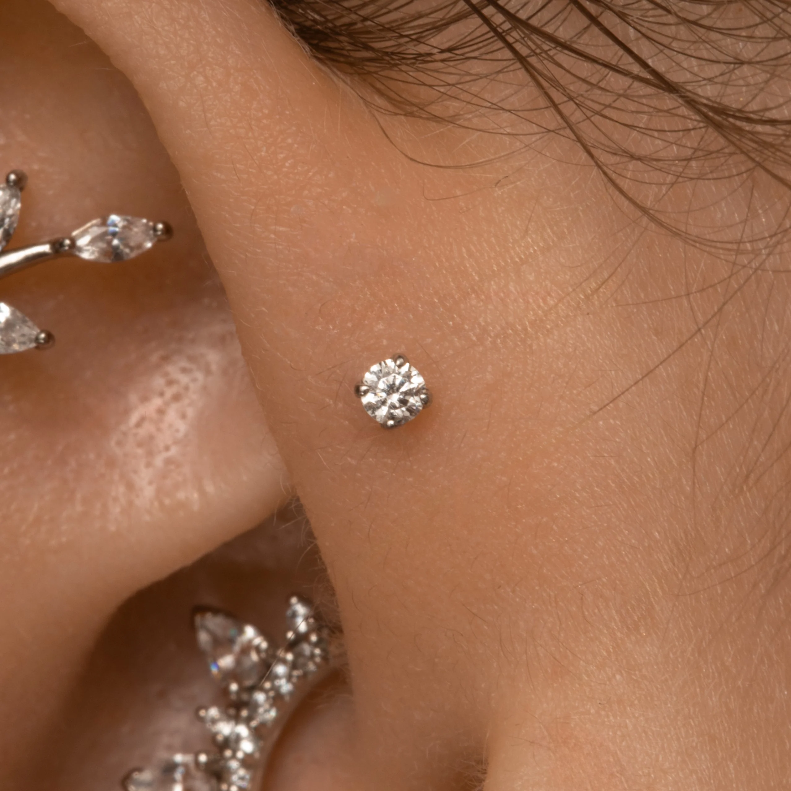 9k solid white gold 2mm tiny crystal gem flat back labret stud earring 6mm - Image 5