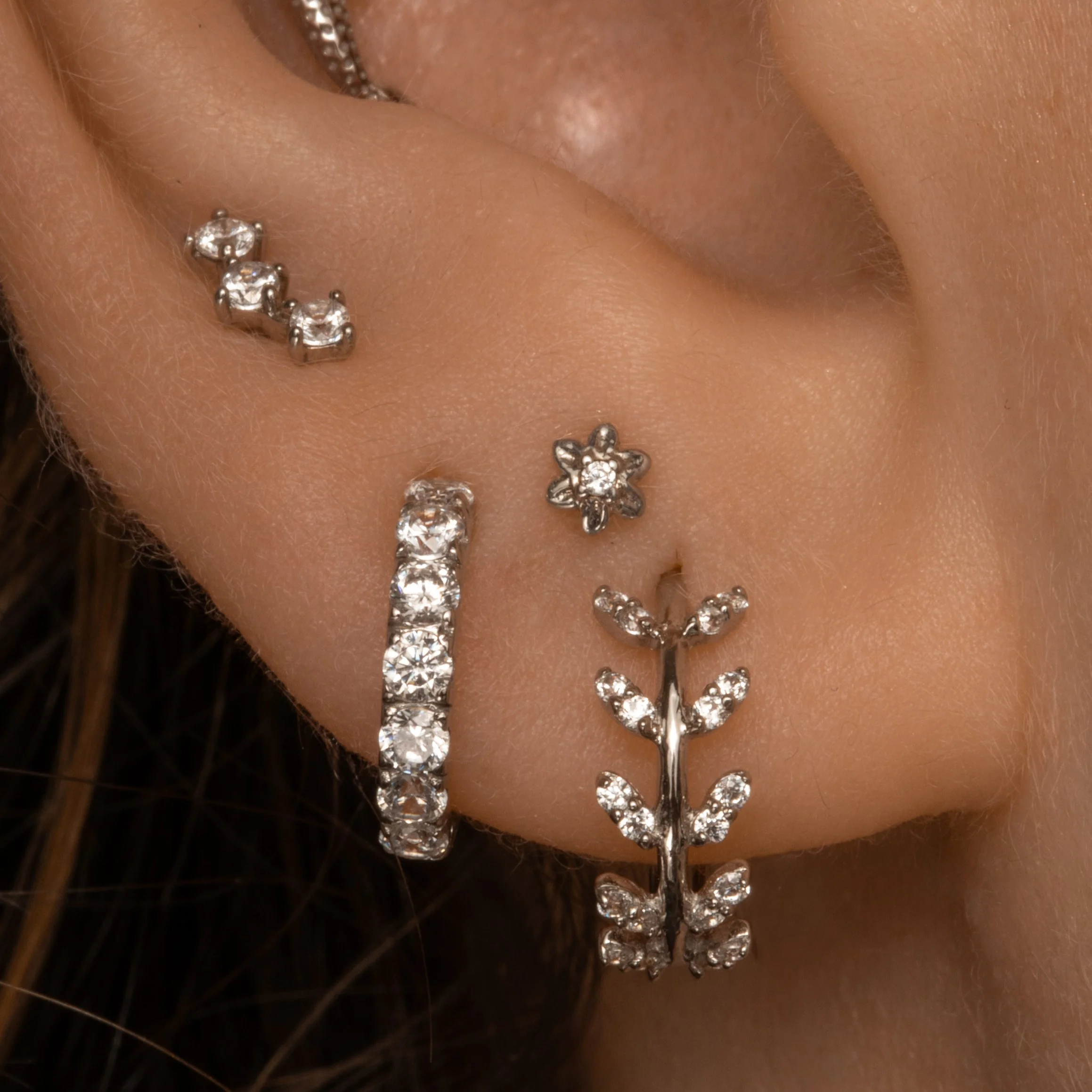 9k solid white gold trinity crystal flat back labret stud earring 6mm - Image 7