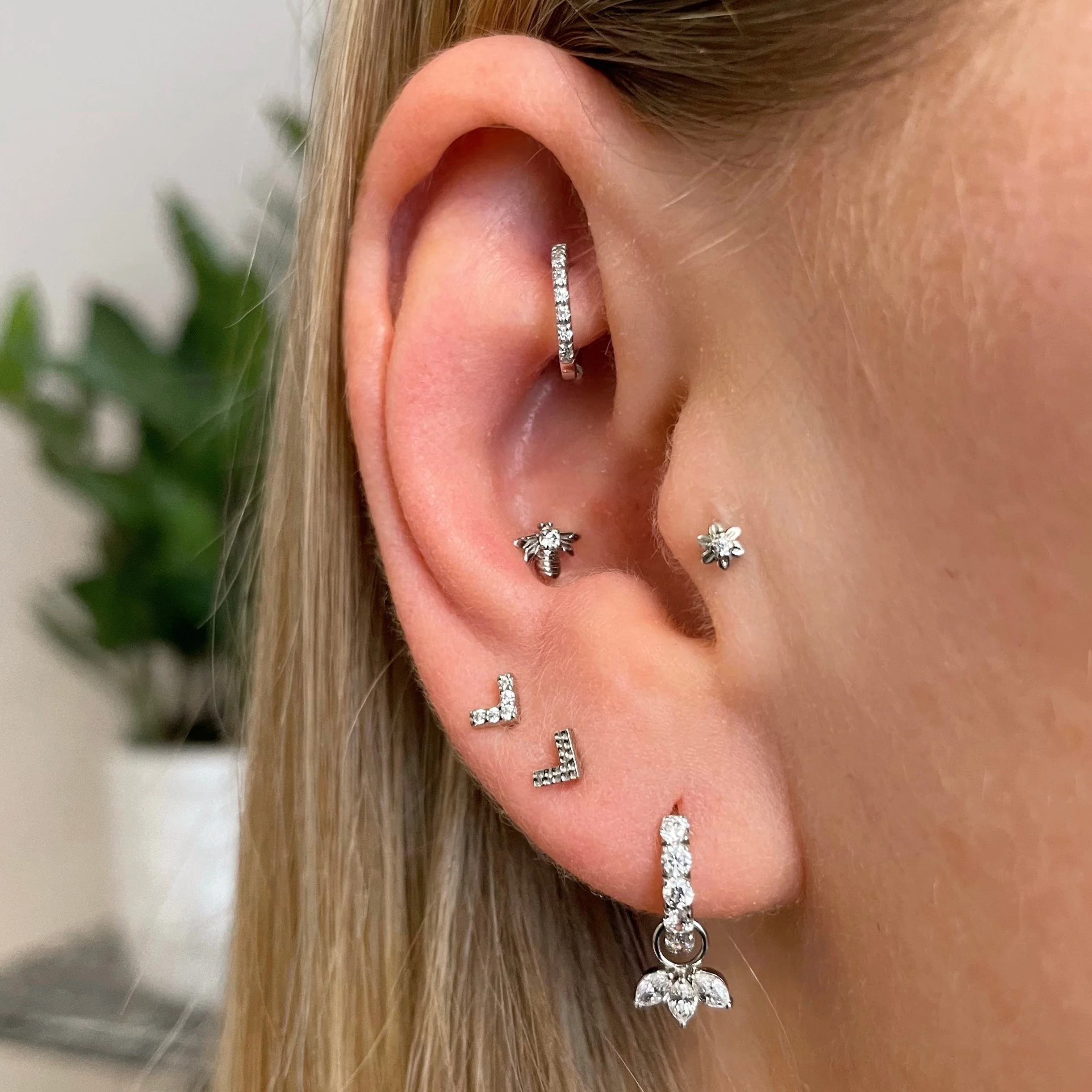 14k solid white gold bee flat back labret stud earring 8mm - Image 5