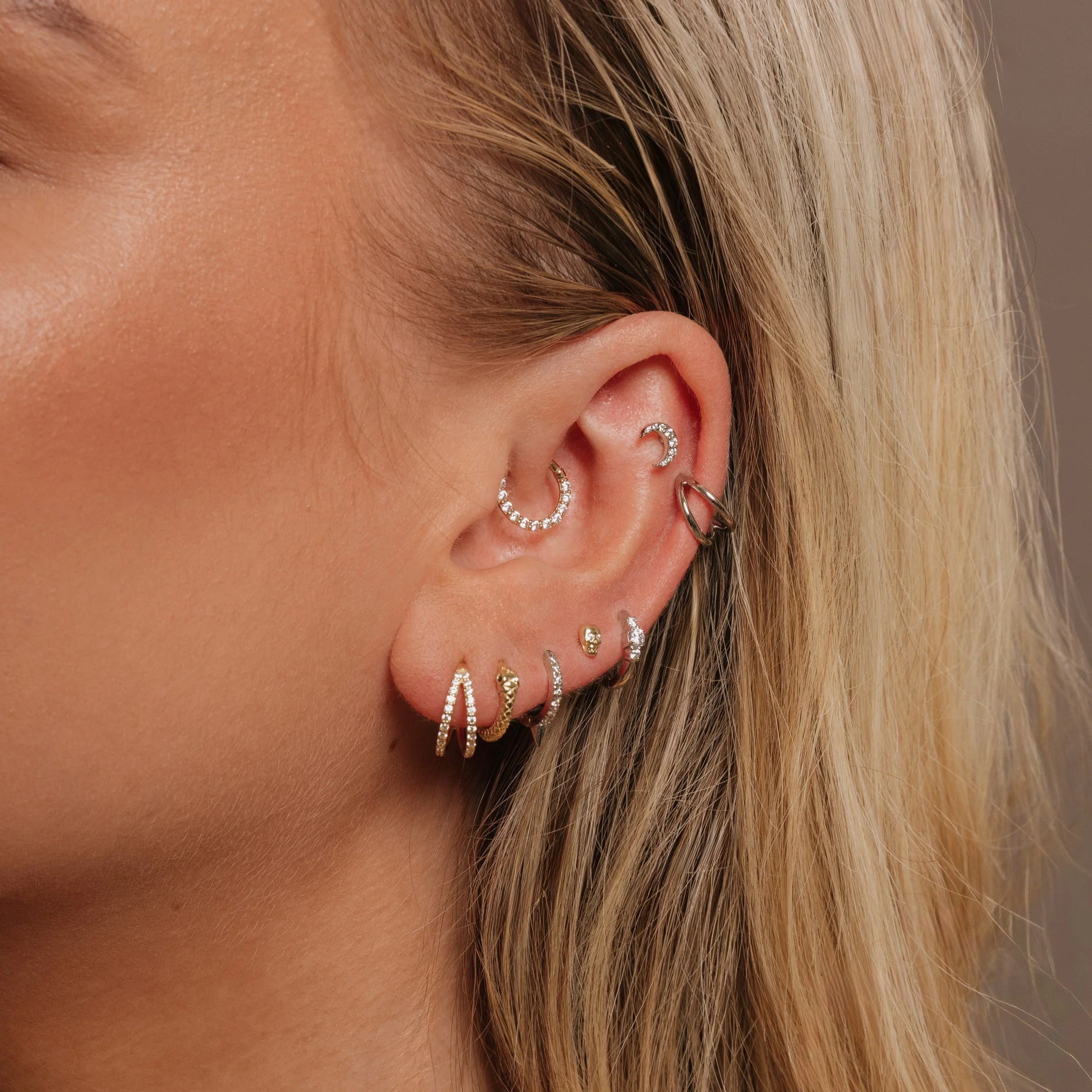 9k solid yellow gold Ouroboros Snake clicker hoop earring - Image 6