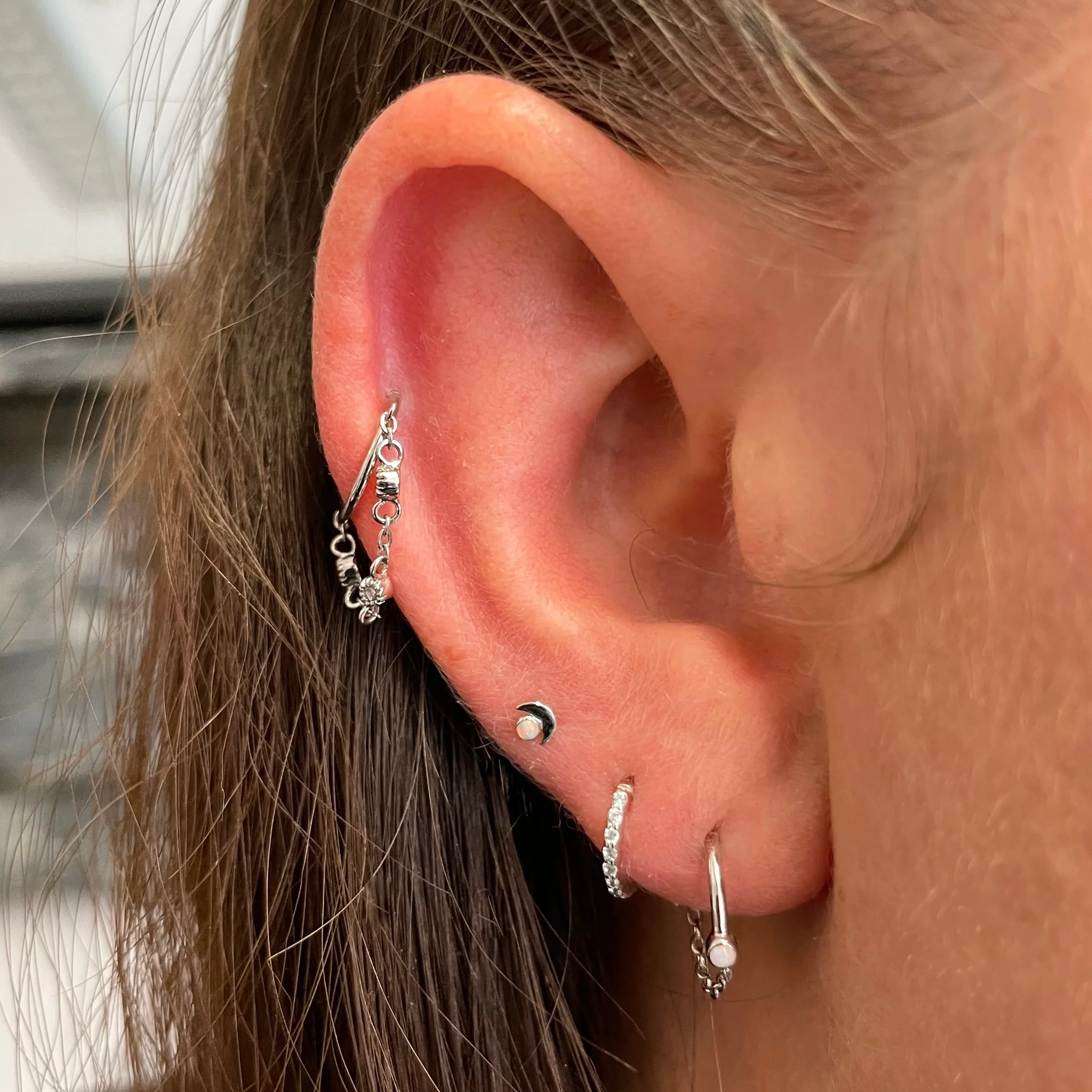 9k solid white gold 6mm 18g crystal clicker hoop earring - Image 5