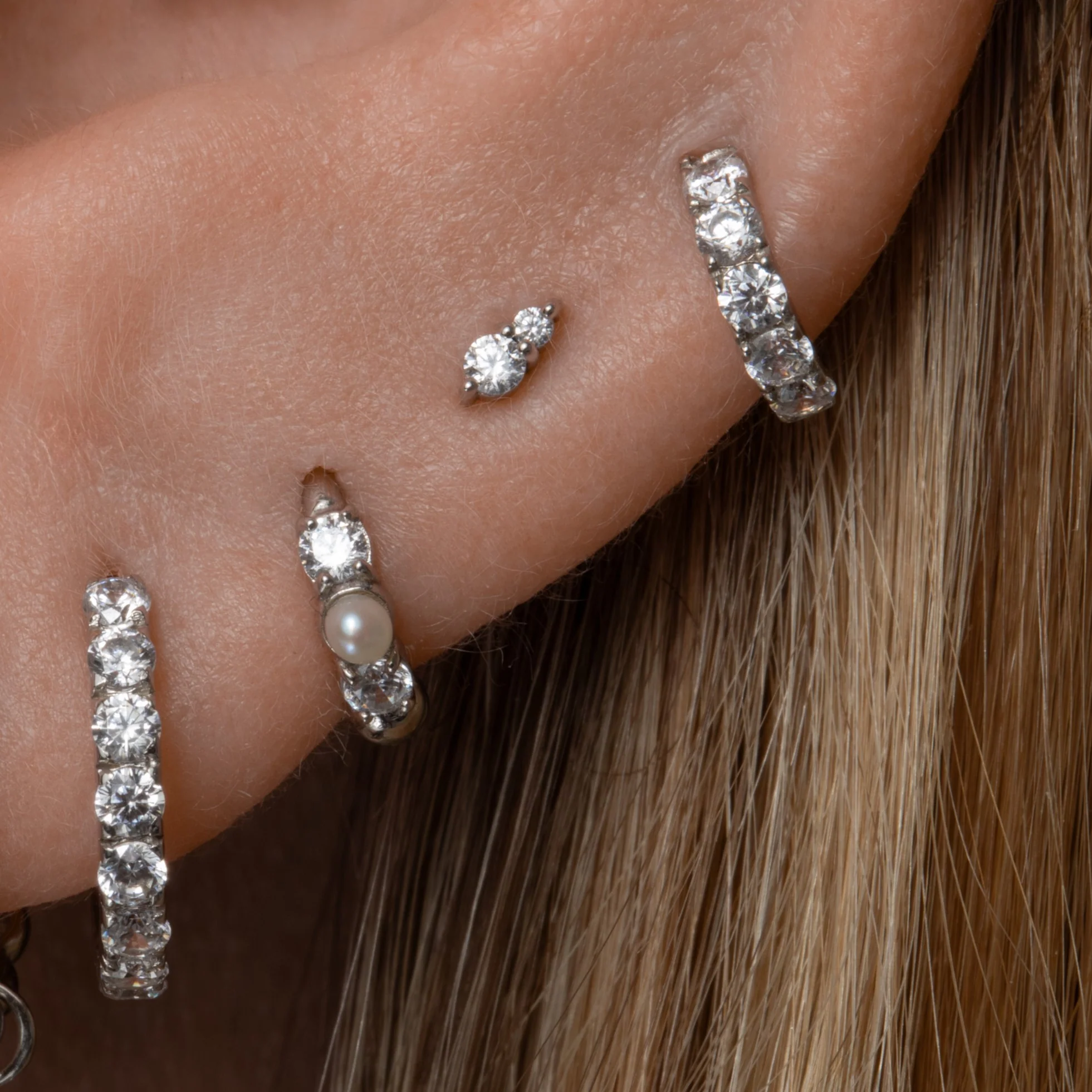 9k solid white gold 6mm simple crystal mini huggie earring - Image 3