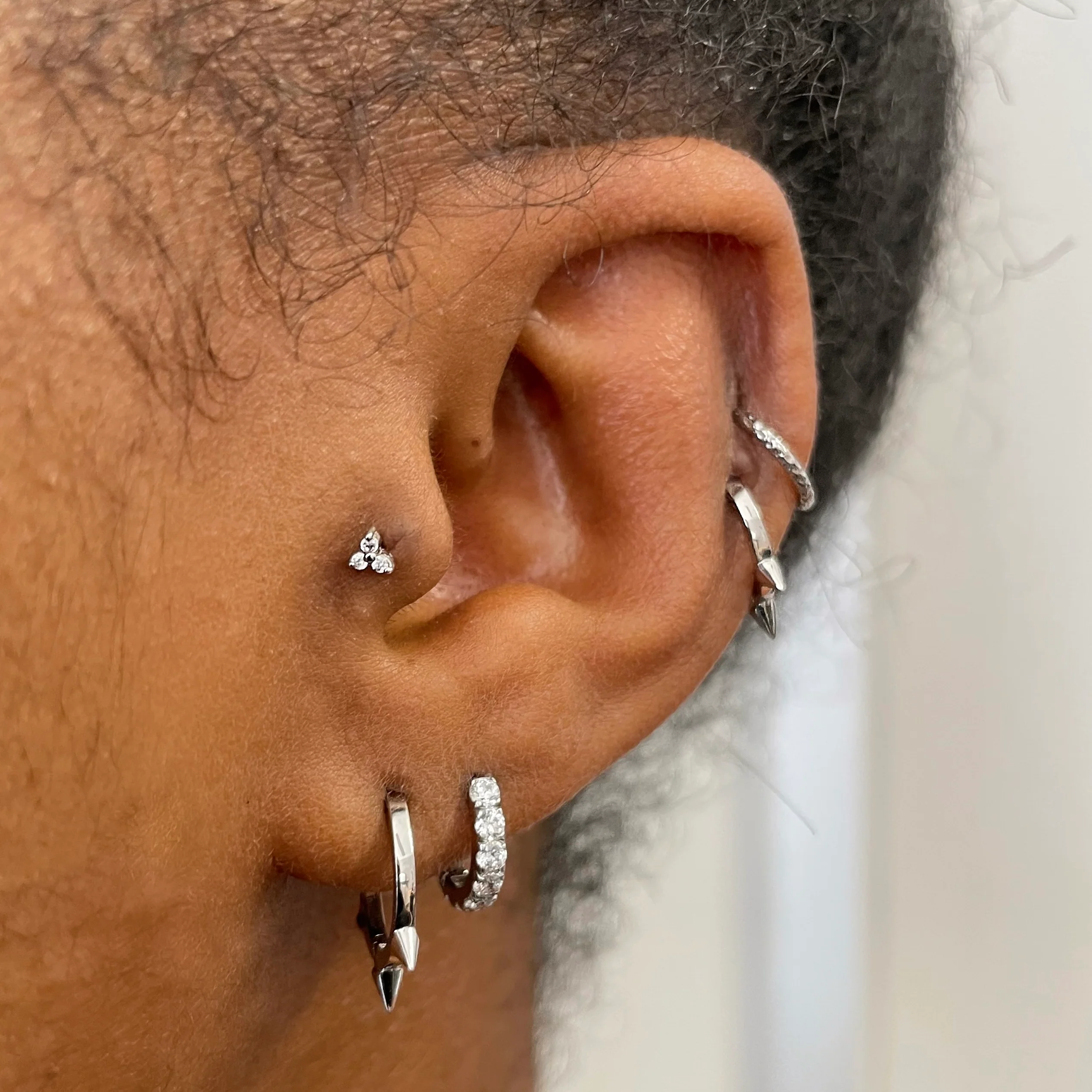 9k solid white gold 8mm 18g hammered texture clicker hoop earring - Image 7