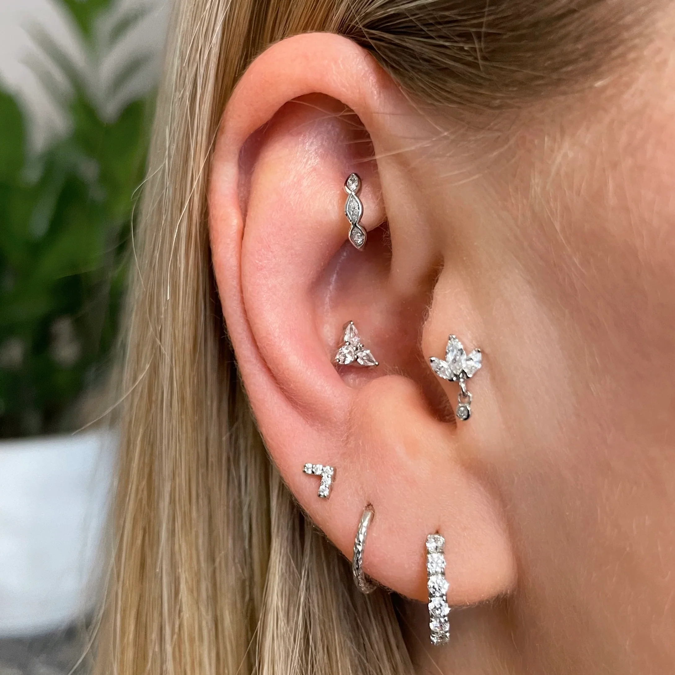 9k solid white gold 8mm 18g hammered texture clicker hoop earring - Image 8