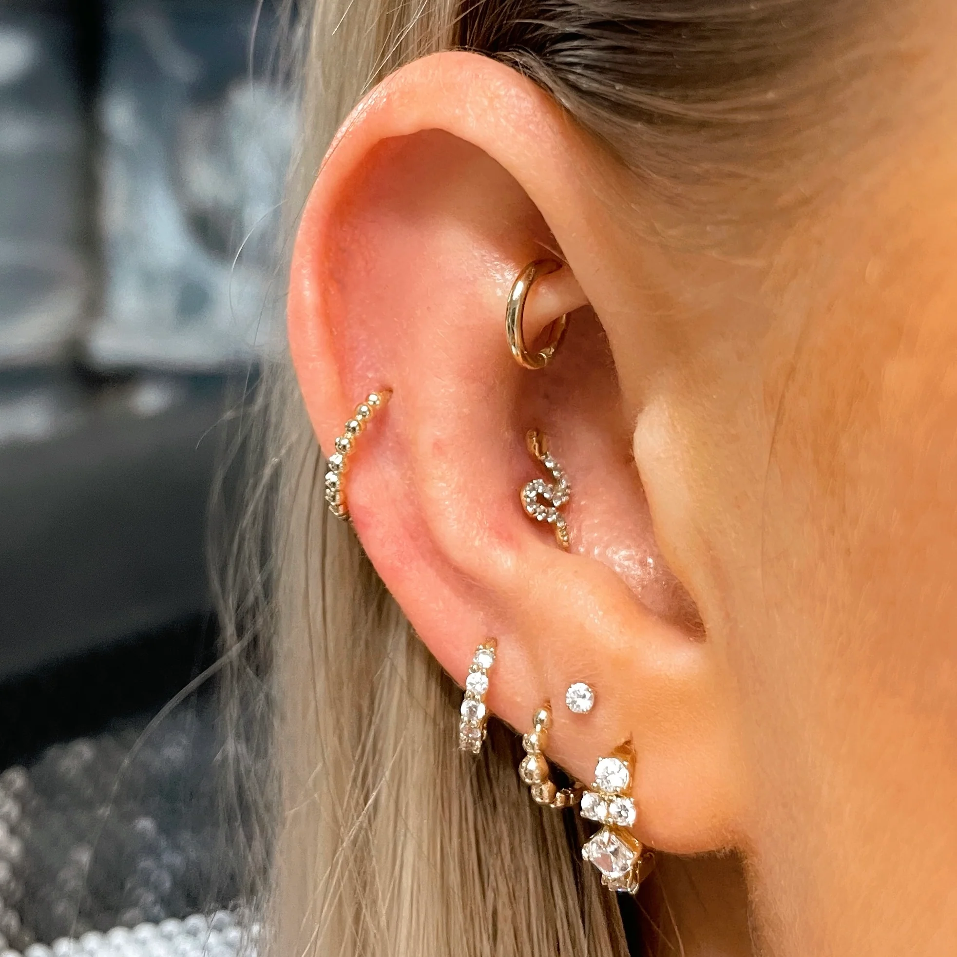 9k solid yellow gold 6mm 16g clicker hoop earring - Image 3