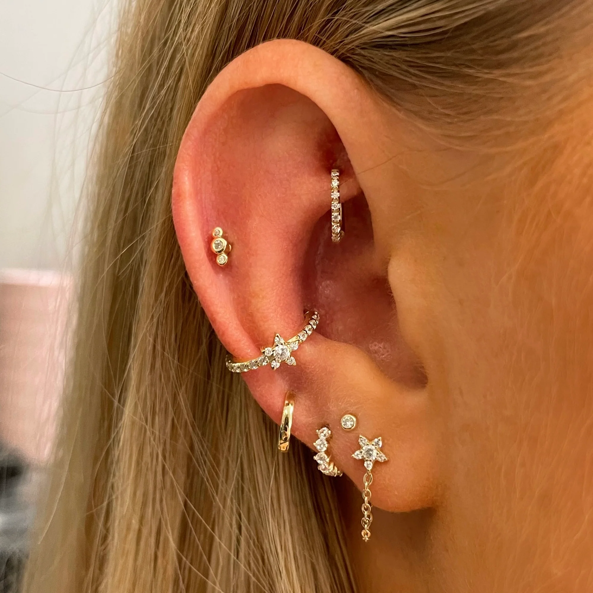 9k solid yellow gold 7mm 16g crystal oval rook clicker hoop - Image 4