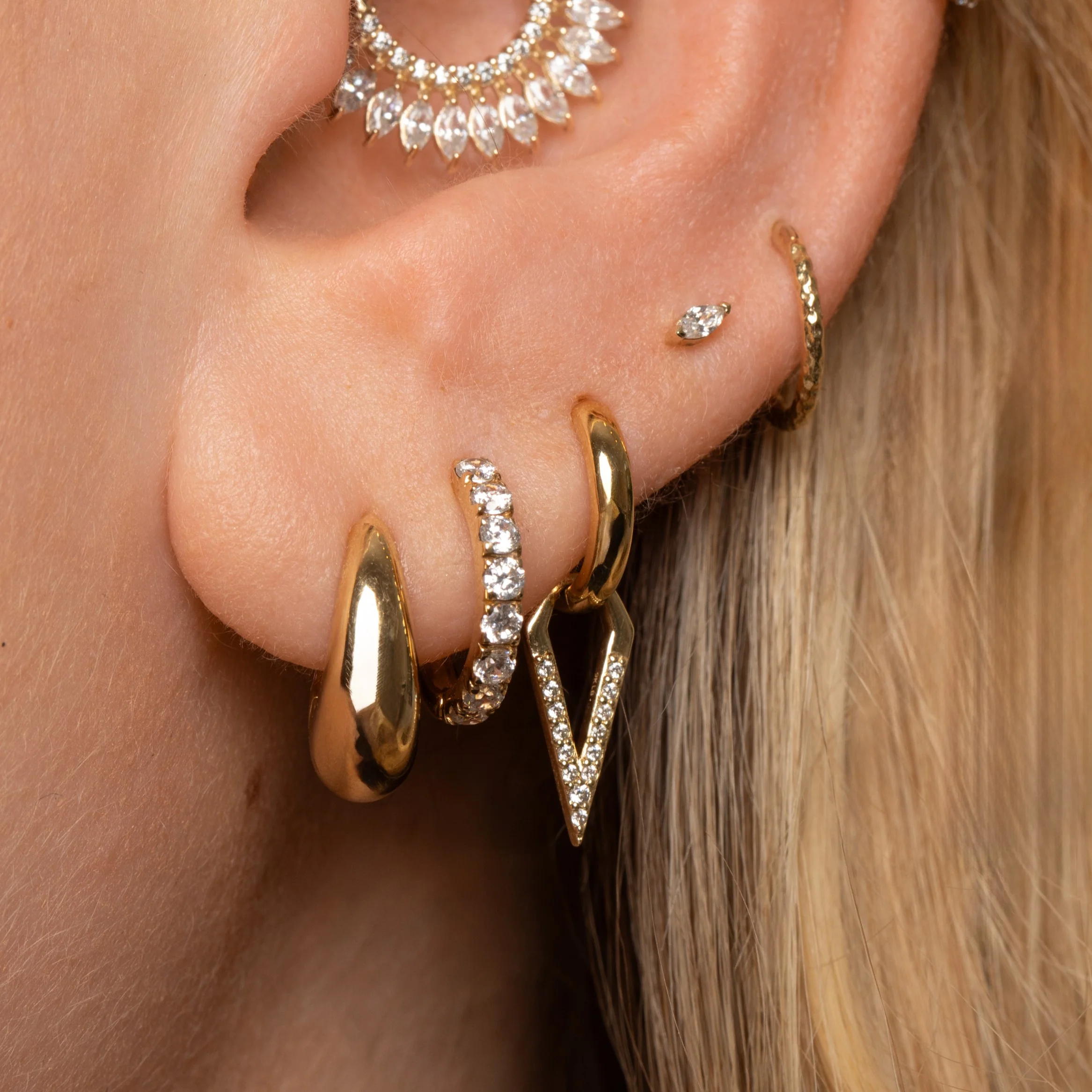 9k solid yellow gold 8mm 18g hammered texture clicker hoop earring - Image 4