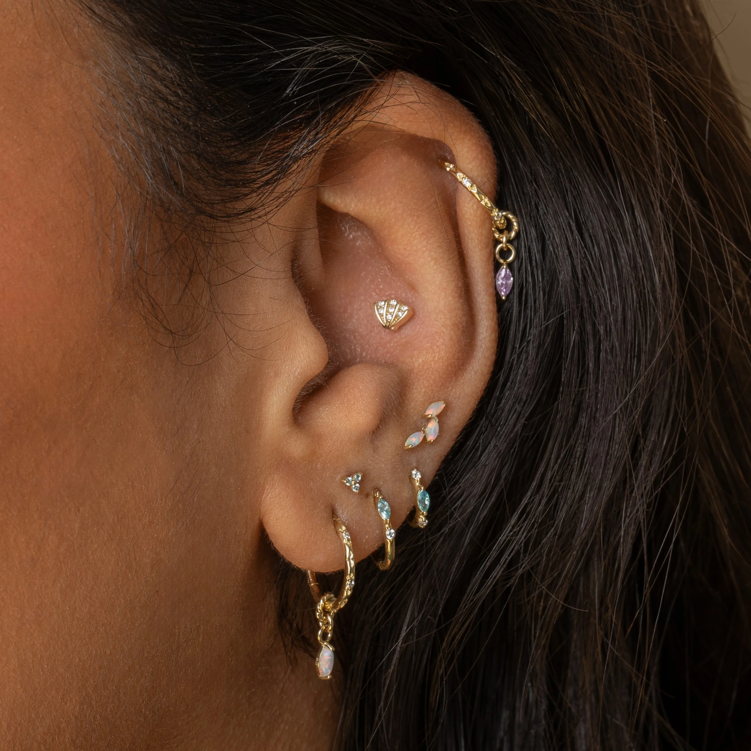 9k solid yellow gold stardust clicker hoop - Image 7