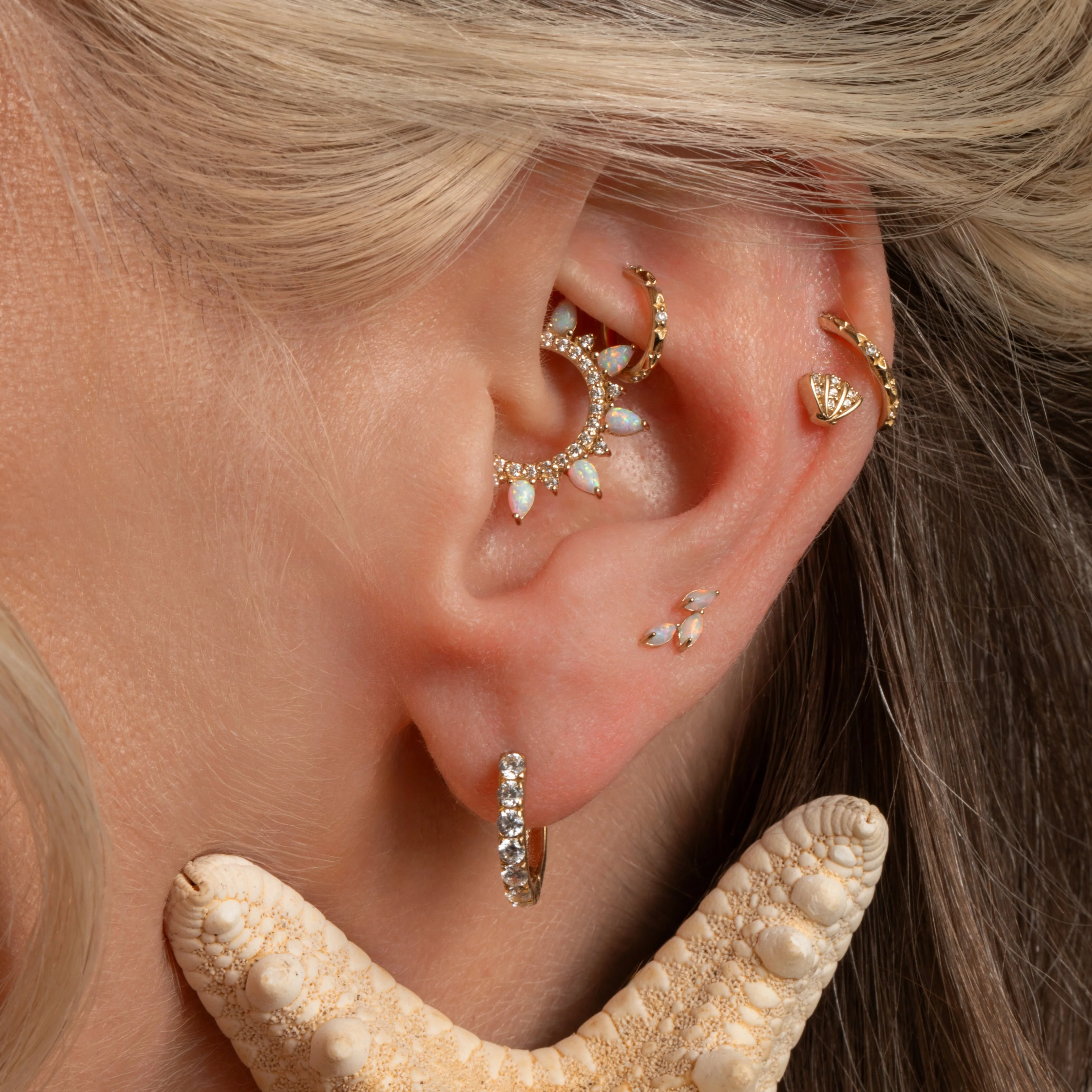 9k solid yellow gold sparkly shell flat back labret stud earring - Image 5