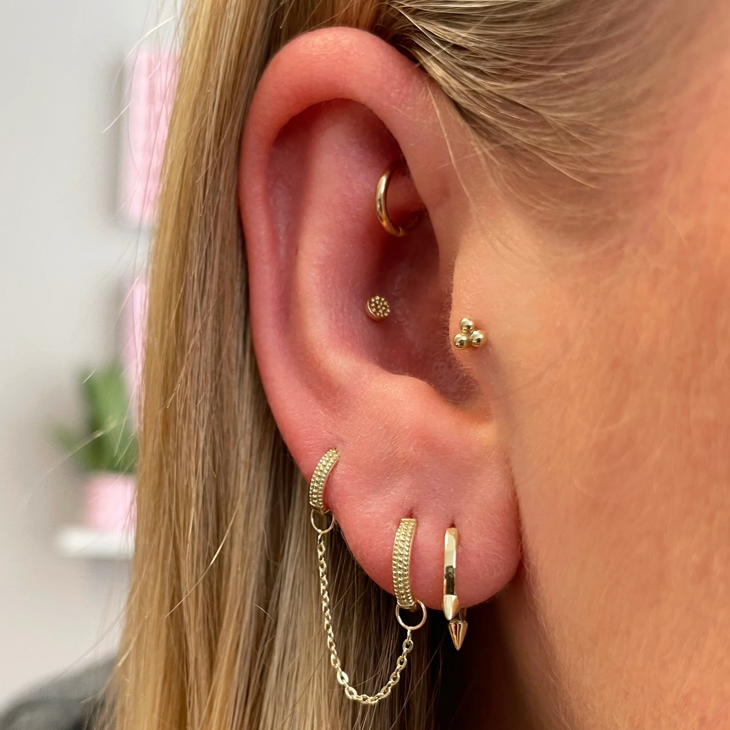 9k solid yellow gold 8mm plain spike huggie earring - Image 6