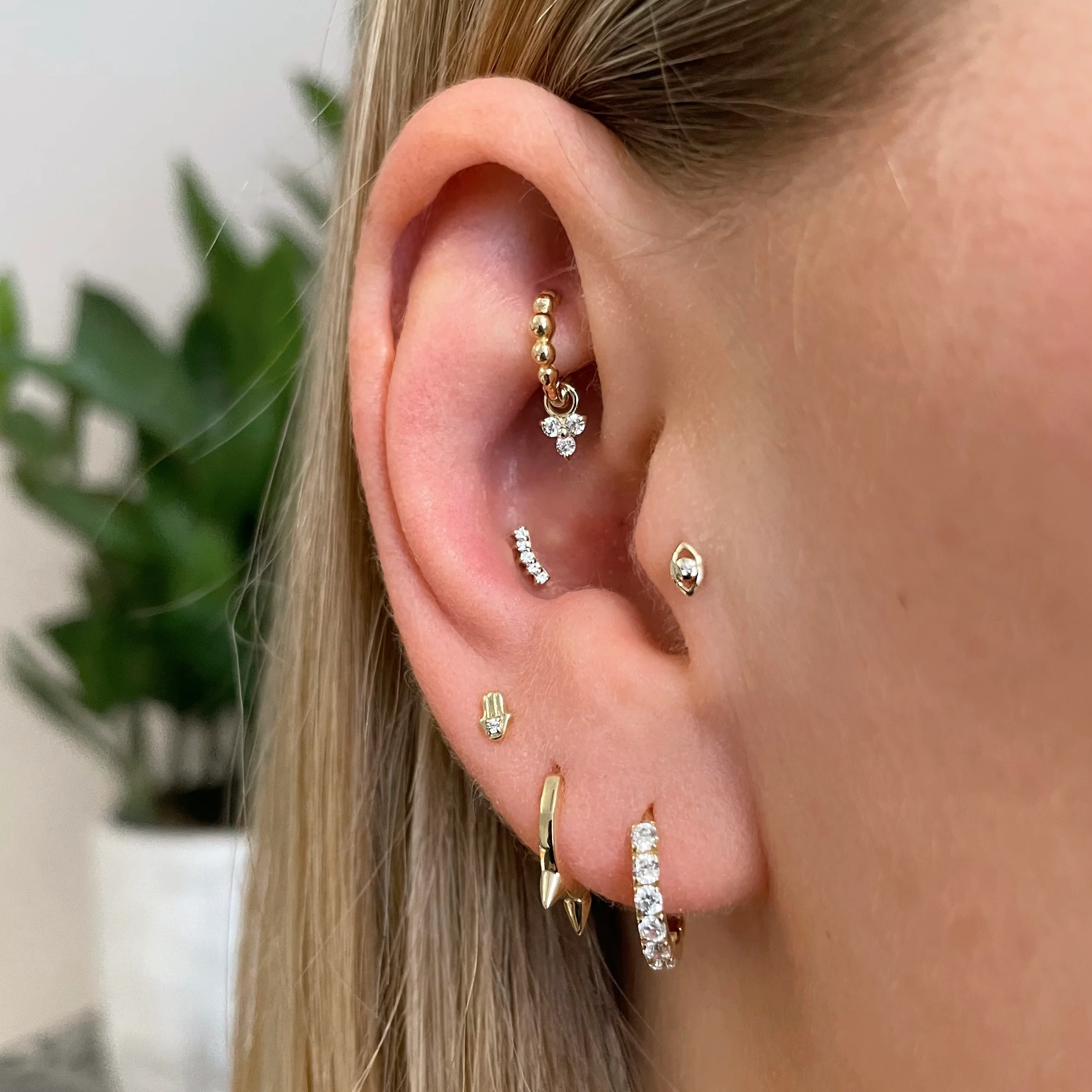 9k solid yellow gold 8mm plain spike huggie earring - Image 7