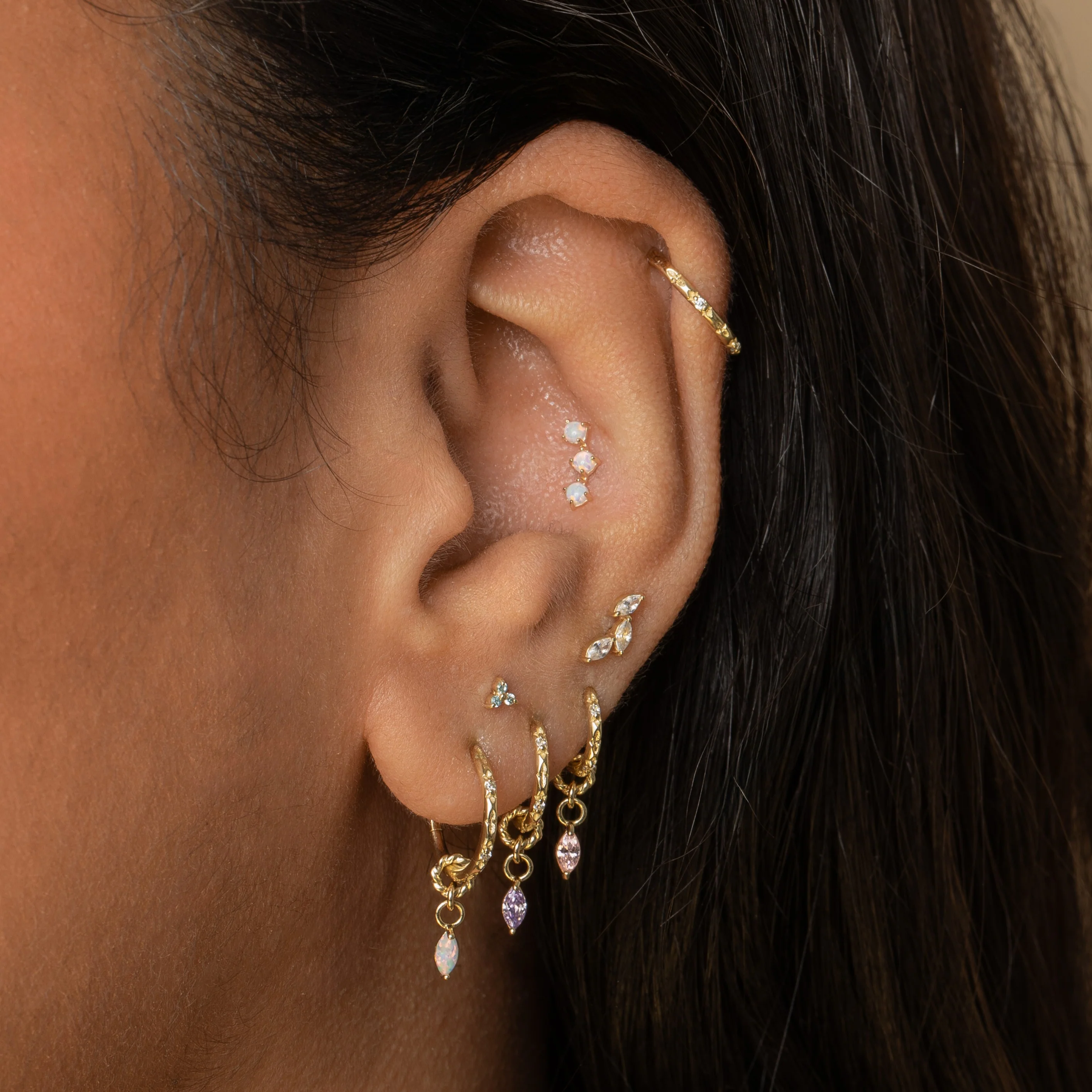 9k solid yellow gold stardust clicker hoop - Image 9